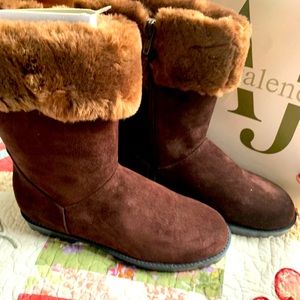 AJ Valenci Suede Snow Boots 7W